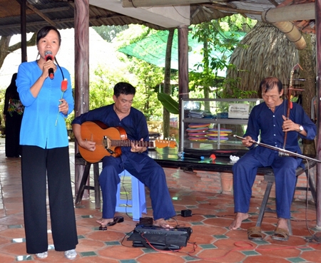 Nghề làm xuồng ghe truyền thống miền Tây